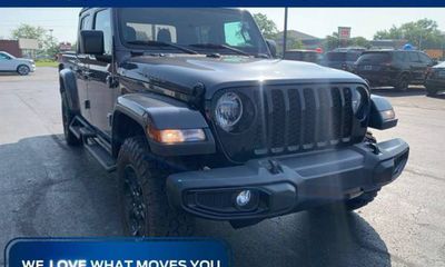 2023 Jeep Gladiator Sport