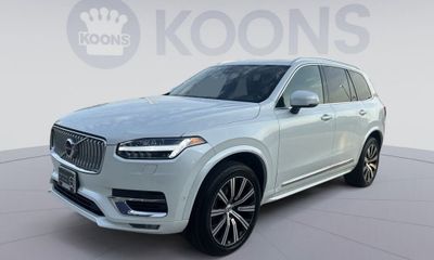 2023 Volvo XC90 Plus Bright