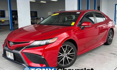 2021 Toyota Camry SE Convenient PKG