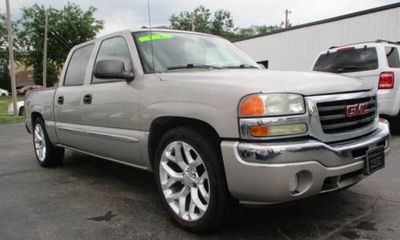 2005 GMC Sierra SLE