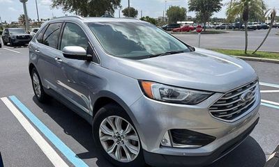 2020 Ford Edge Titanium