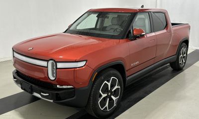 2024 Rivian R1T Adventure