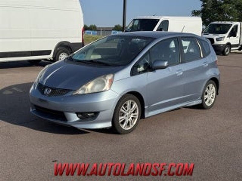 2011 Honda FIT — a typically priced live listing