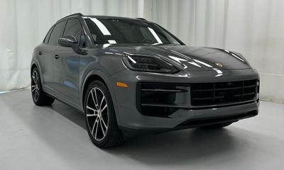 2025 Porsche Cayenne S