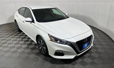 2022 Nissan Altima SV