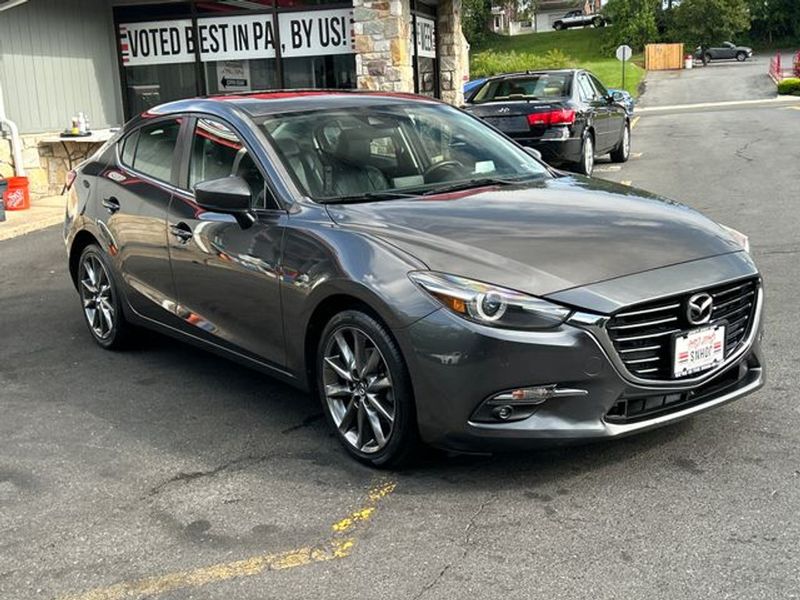 2018 Mazda MAZDA3 — a typically priced live listing