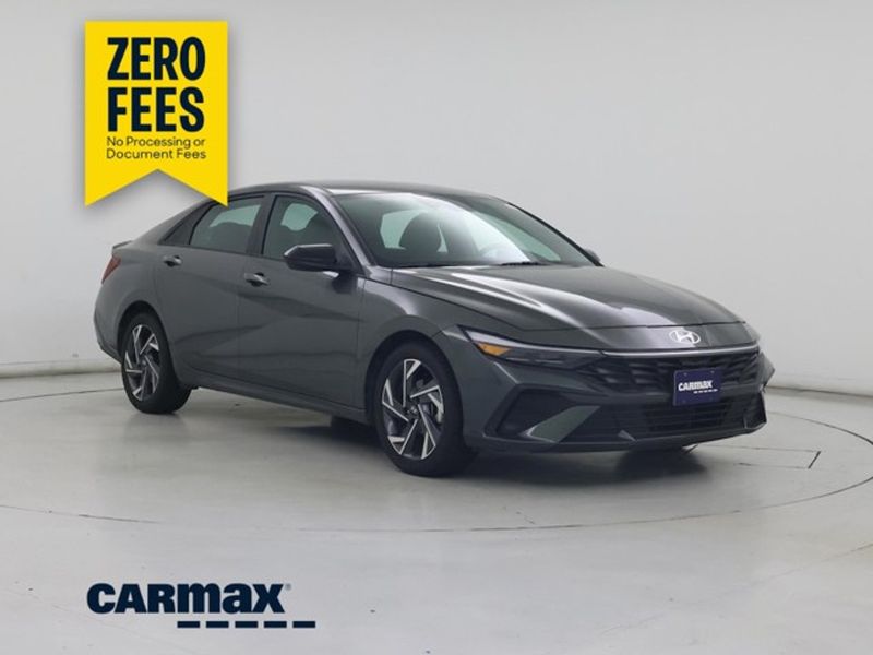 2025 Hyundai Elantra — a typically priced live listing