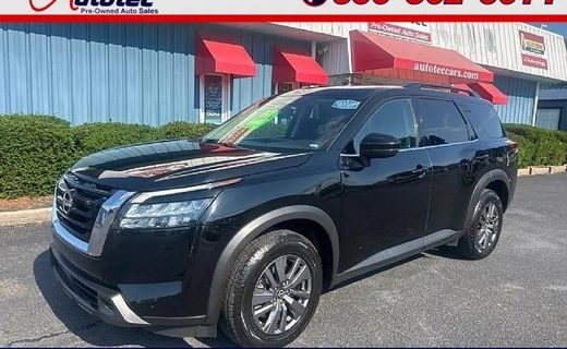 2024 Nissan Pathfinder SV
