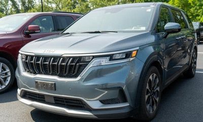 2022 Kia Carnival EX