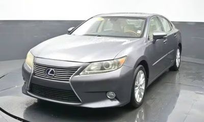 2013 Lexus ES 300H