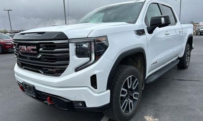 2025 GMC Sierra AT4