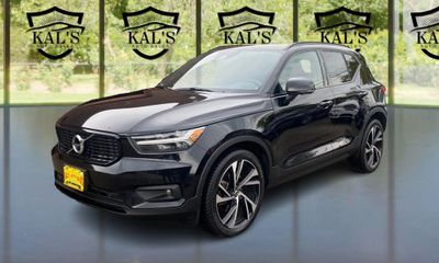 2021 Volvo XC40