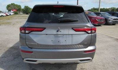 2024 Mitsubishi Outlander SE Black Edition