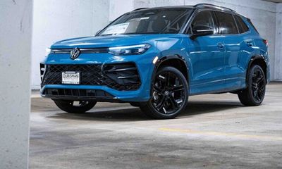 2026 Volkswagen Tiguan 4MOTION SE Black