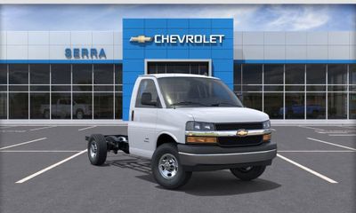 2025 Chevrolet Express 3500 Cutaway 139