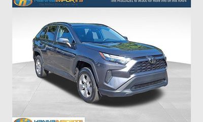 2025 Toyota RAV4 XLE
