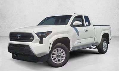 2026 Toyota Tacoma SR5 Xtracab