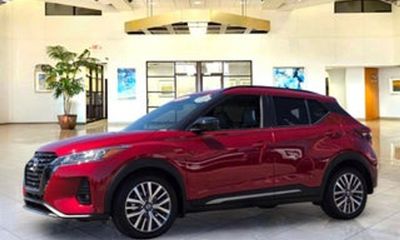 2025 Nissan Kicks MPV SV