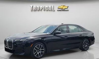 2025 BMW 740I
