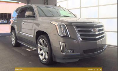 2017 Cadillac Escalade Luxury
