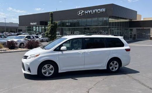 2018 Toyota Sienna LE