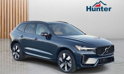 2024 Volvo XC60 Ultimate Dark