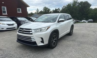2018 Toyota Highlander LE