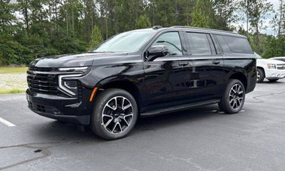 2026 Chevrolet Suburban RST