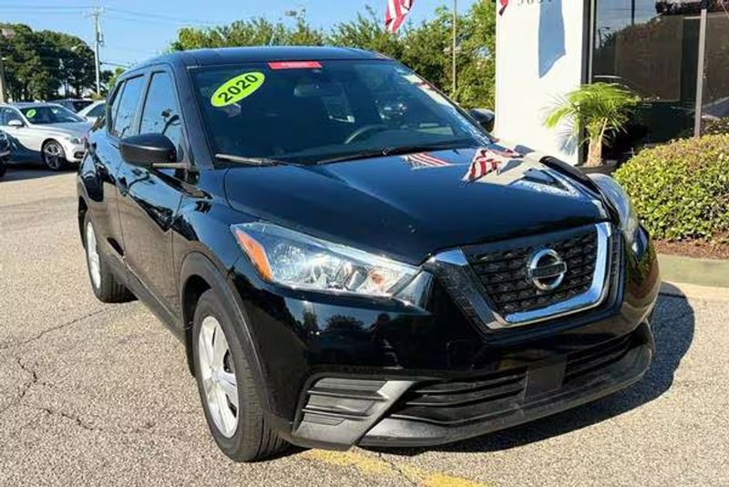 2020 Nissan Kicks — a typically priced live listing