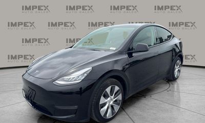 2023 Tesla Model Y Long Range