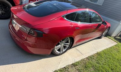 2013 Tesla Model S W DC Fast