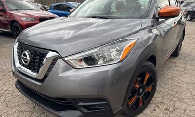 2019 Nissan Kicks S