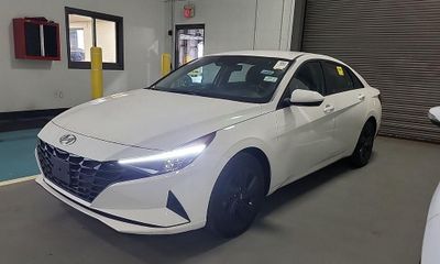 2023 Hyundai Elantra Blue