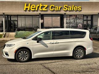 2024 Chrysler Pacifica Select