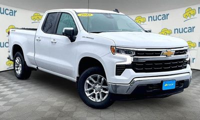 2023 Chevrolet Silverado LT
