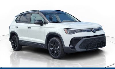 2026 Volkswagen Taos SE Black