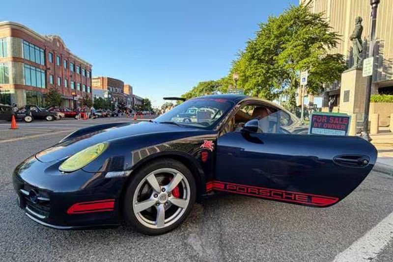 2007 Porsche Cayman — a typically priced live listing