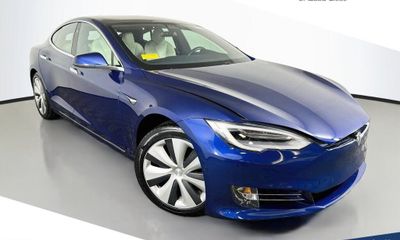 2020 Tesla Model S Long Range Plus