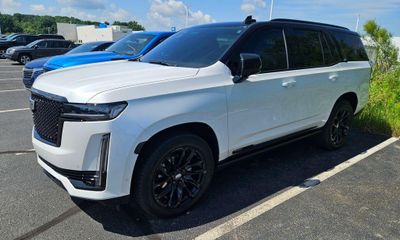 2023 Cadillac Escalade Sport
