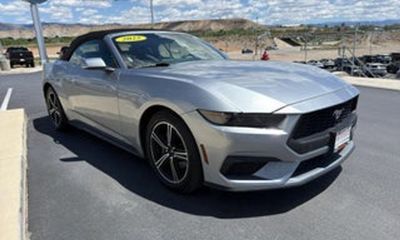 2025 Ford Mustang I4