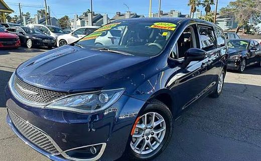 2017 Chrysler Pacifica Touring L