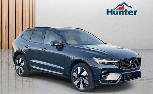 2024 Volvo XC60 Ultimate Dark