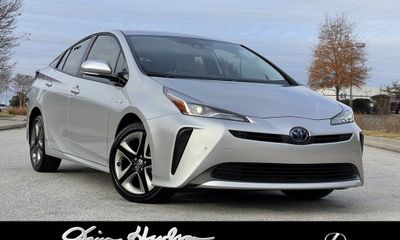 2020 Toyota Prius LE