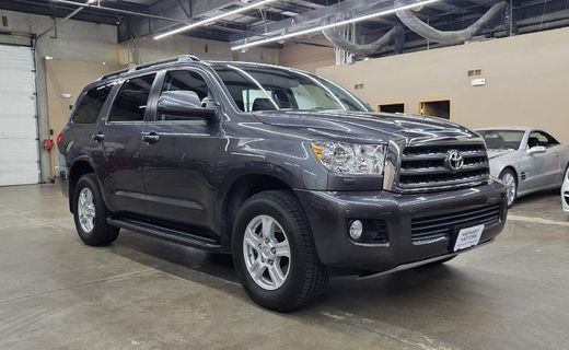 2017 Toyota Sequoia SR5 Grade