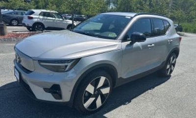 2023 Volvo XC40 Ultimate Dark
