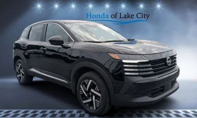 2025 Nissan Kicks MPV SV