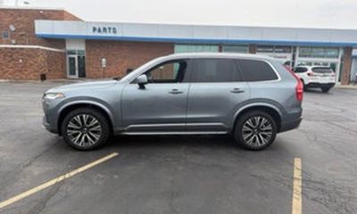 2020 Volvo XC90 Momentum