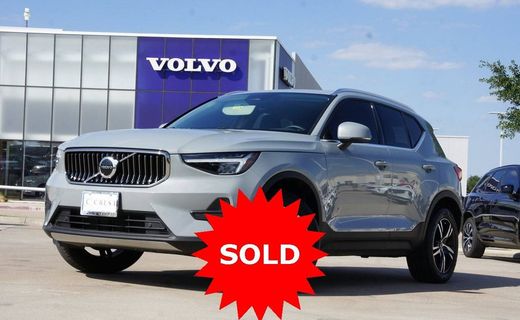 2025 Volvo XC40 Core