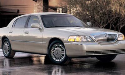 2006 Lincoln Town CAR Signature Limited