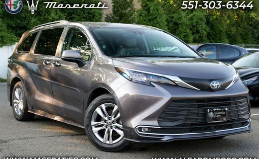 2024 Toyota Sienna XLE